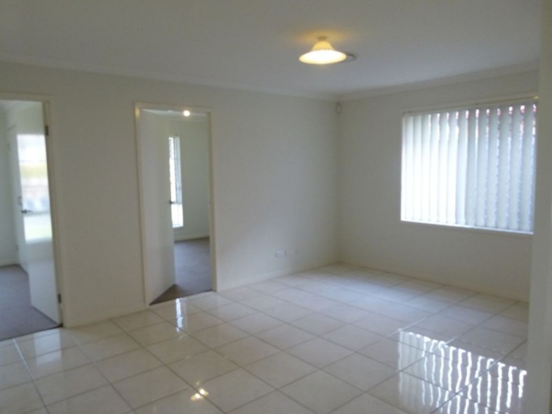 81 Highcrest Circuit, Molendinar QLD 4214