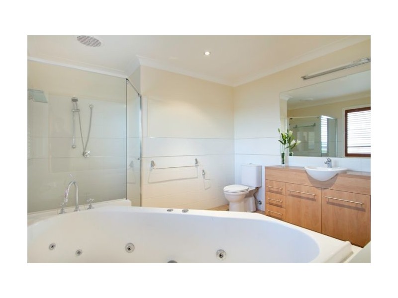 10 Leopard Tree Place, Molendinar QLD 4214
