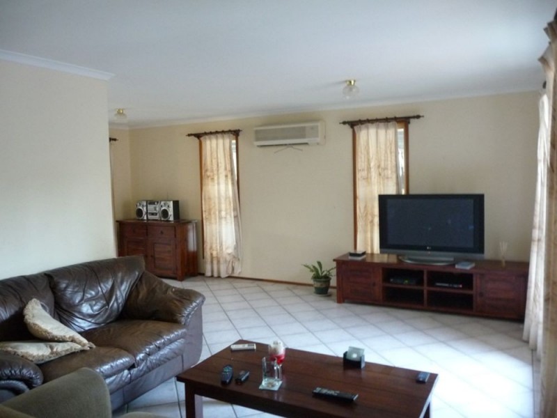 75 Universal Street, Oxenford QLD 4210