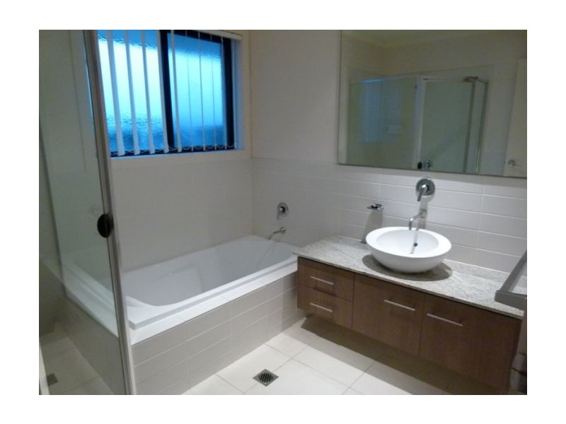 1 Redwood Place, Molendinar QLD 4214