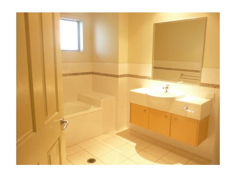 2 Faculty Crescent, Mudgeeraba QLD 4213