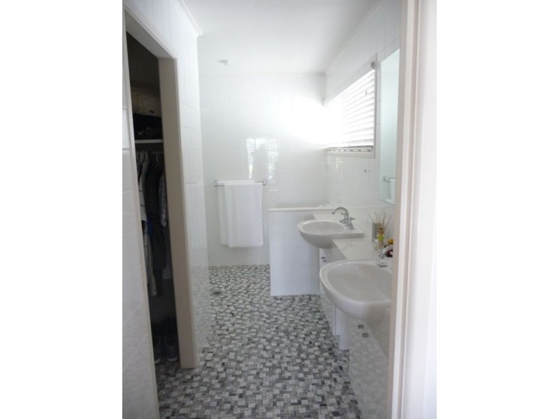 Isle Of Capri QLD 4217