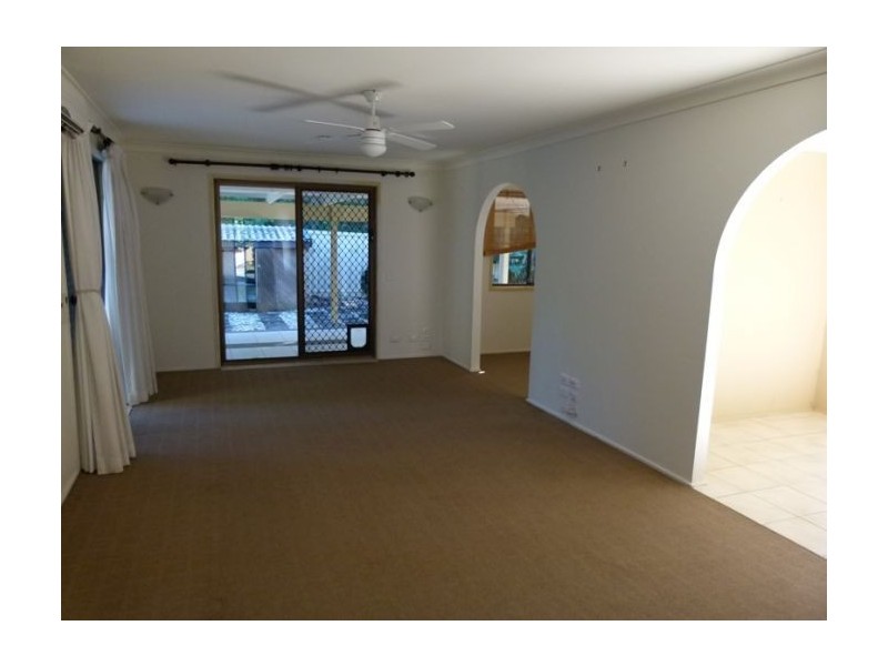 39 Honeyeater Drive, Burleigh Waters QLD 4220