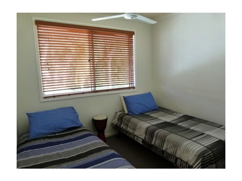 2 St Kevins Ave, Benowa QLD 4217