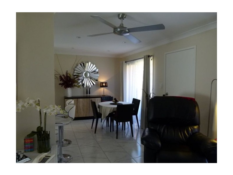 @/37 St Kevins Ave, Benowa QLD 4217