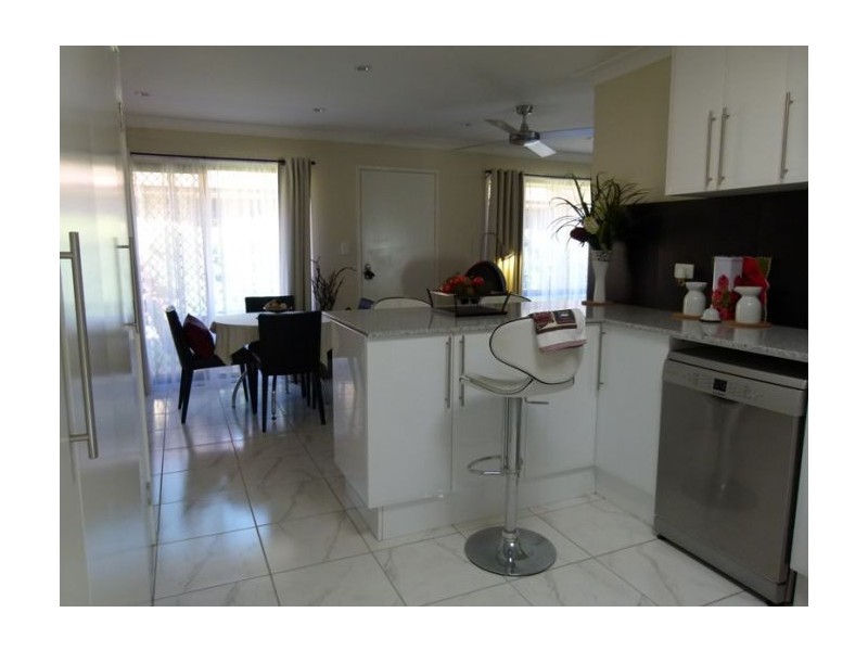 @/37 St Kevins Ave, Benowa QLD 4217