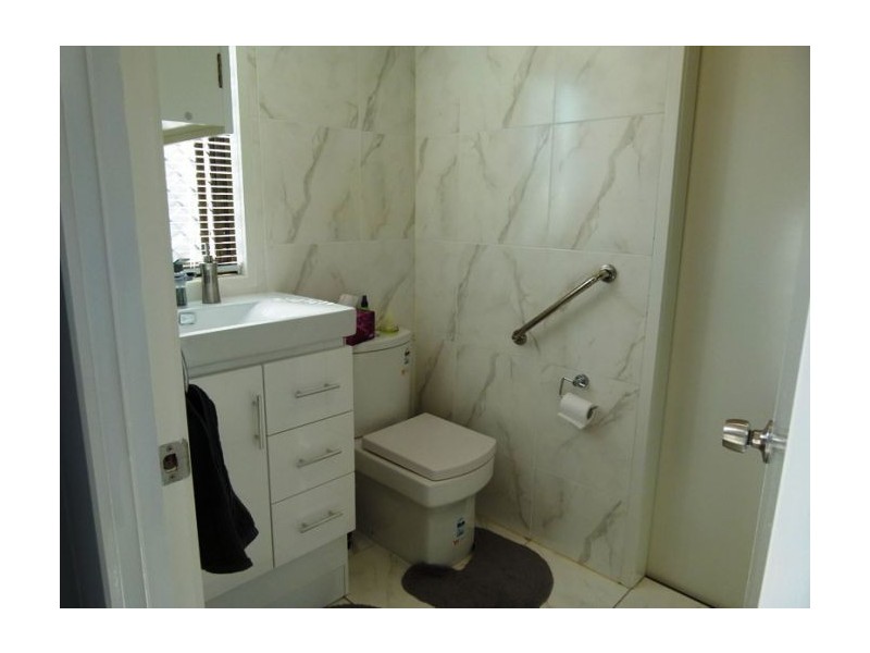 @/37 St Kevins Ave, Benowa QLD 4217