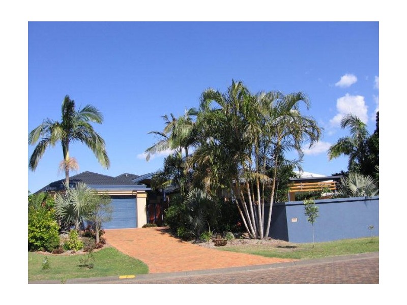 7 Monteclair Court, Mermaid Waters QLD 4218