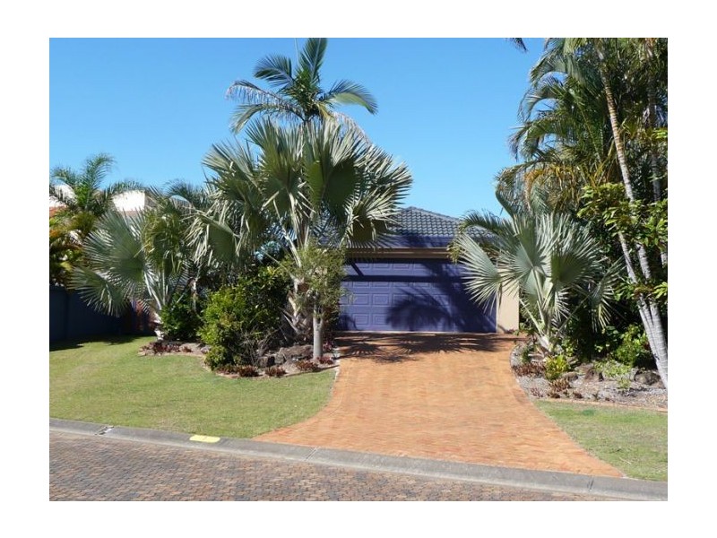 7 Monteclair Court, Mermaid Waters QLD 4218