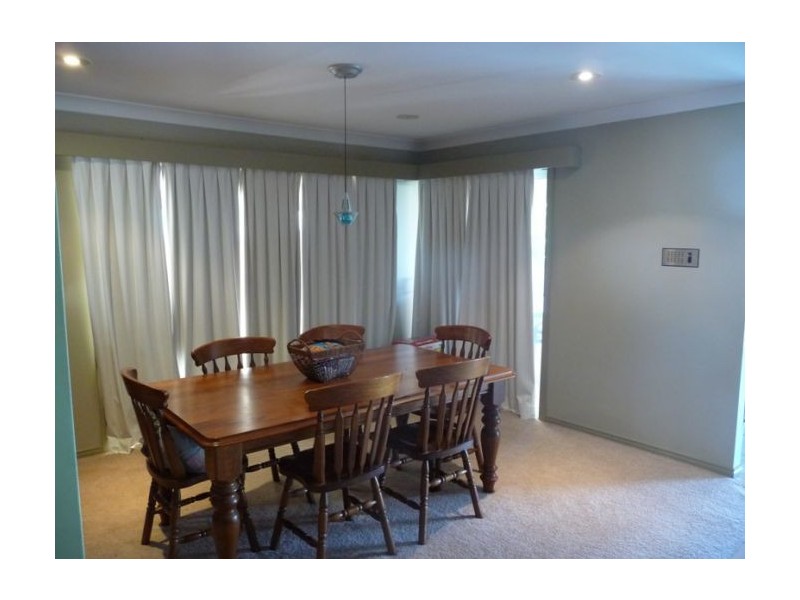 7 Monteclair Court, Mermaid Waters QLD 4218