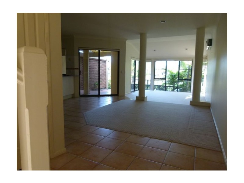 Clear Island Waters QLD 4226