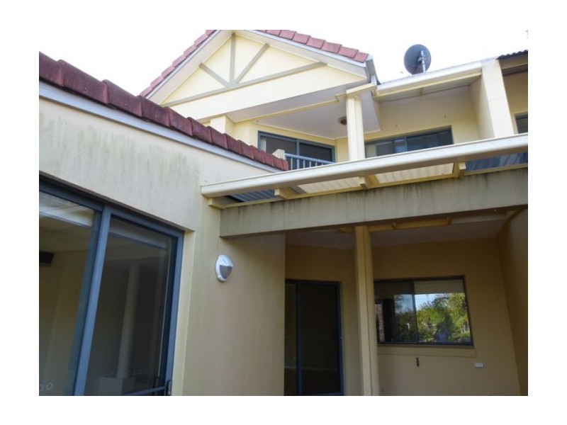 Clear Island Waters QLD 4226