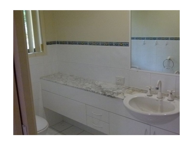 Clear Island Waters QLD 4226