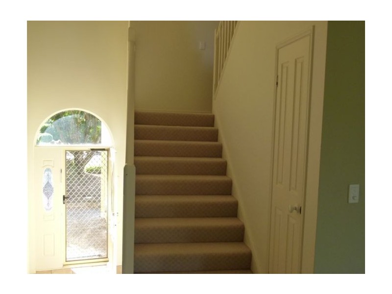 Clear Island Waters QLD 4226