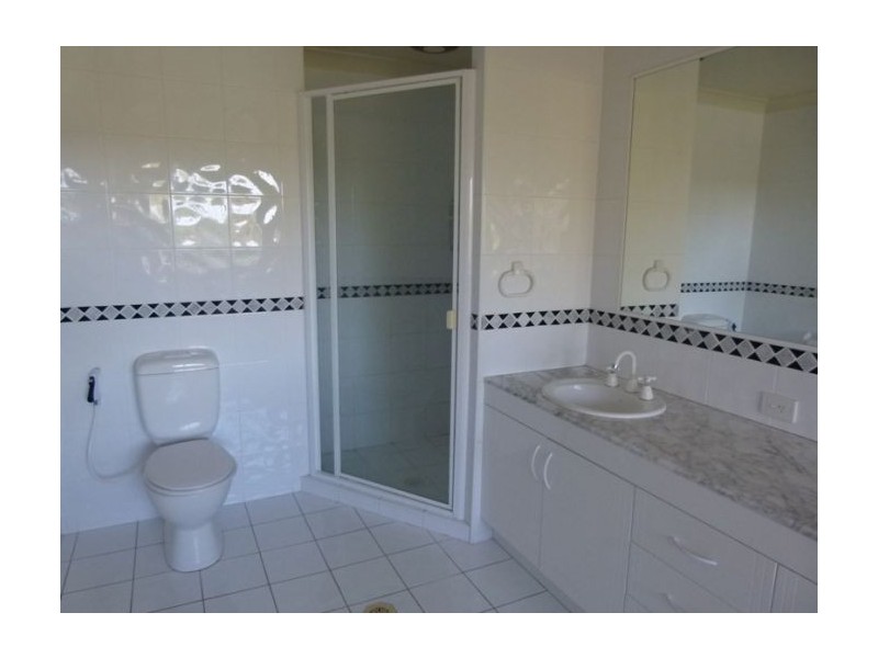 Clear Island Waters QLD 4226