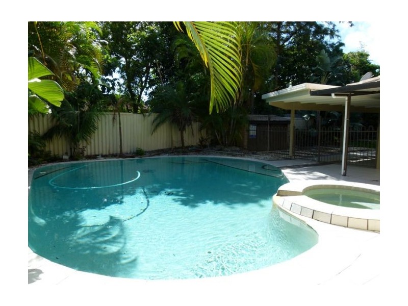 Burleigh Waters QLD 4220