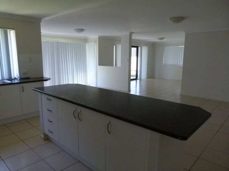 16 Stringybark Drive, Molendinar QLD 4214