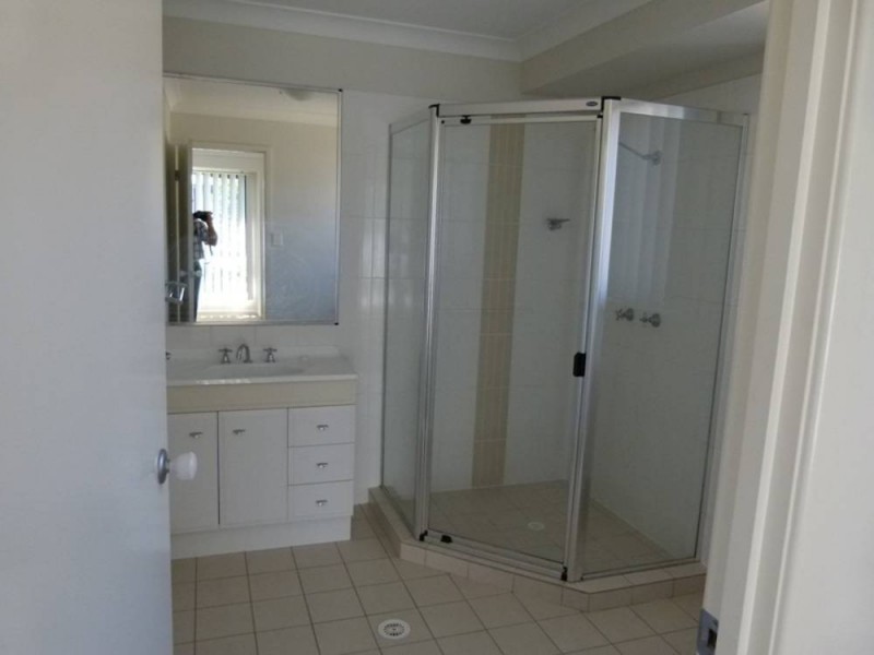 16 Stringybark Drive, Molendinar QLD 4214