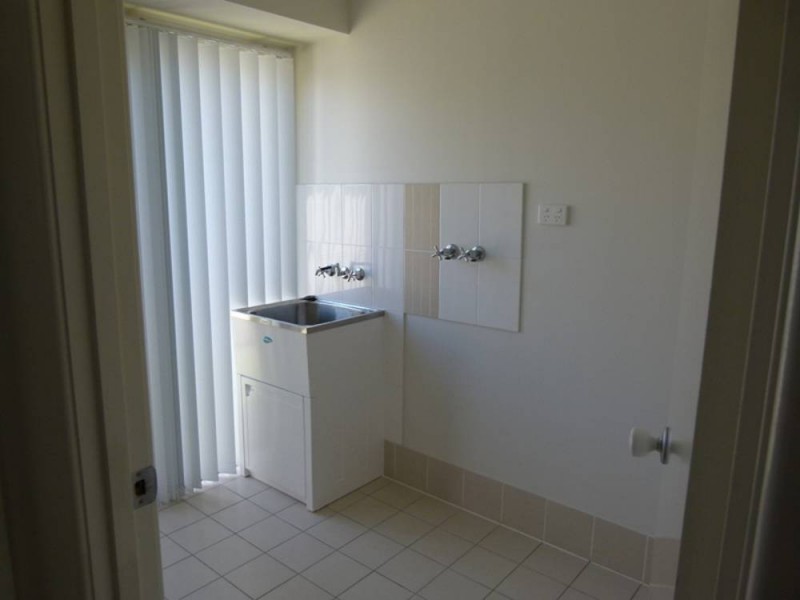 16 Stringybark Drive, Molendinar QLD 4214