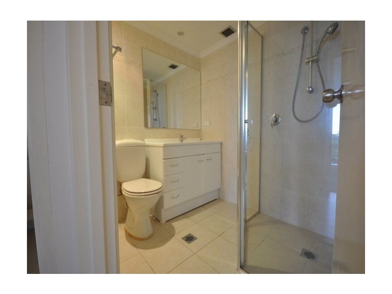 Clear Island Waters QLD 4226