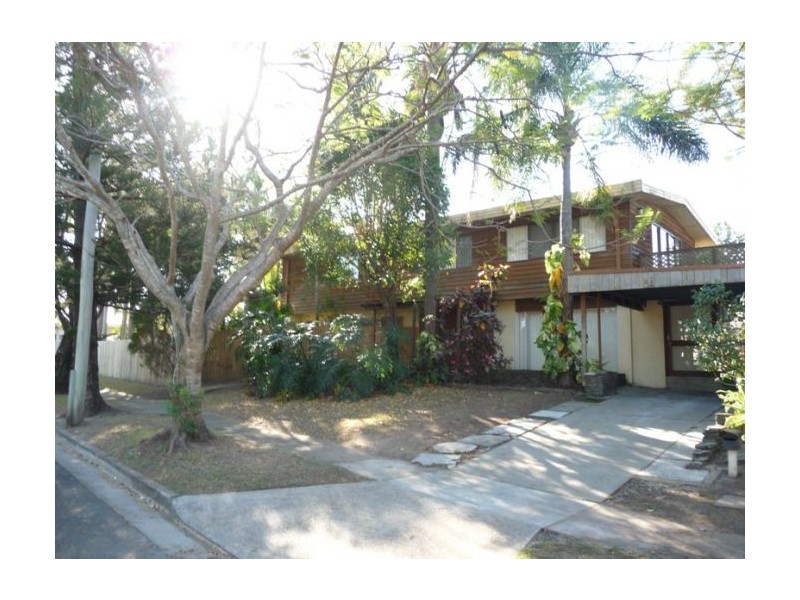 63 Amalfi Drive, Isle Of Capri QLD 4217