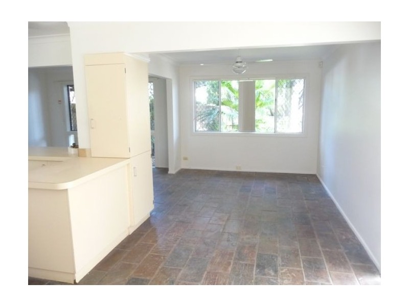 63 Amalfi Drive, Isle Of Capri QLD 4217
