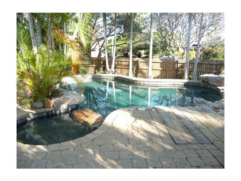 63 Amalfi Drive, Isle Of Capri QLD 4217