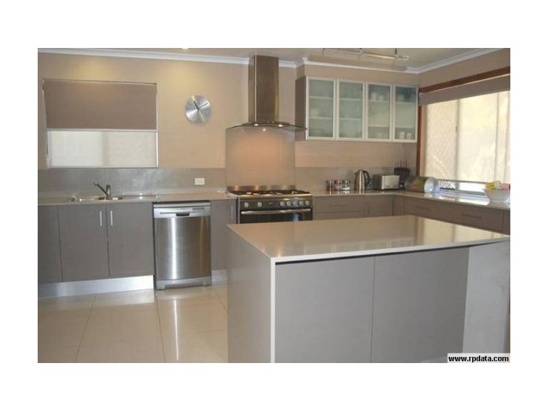 109 Kindra Avenue, Southport QLD 4215