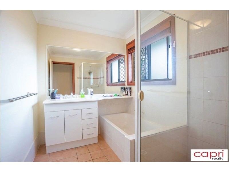 3 Wattlebrush Grove, Molendinar QLD 4214