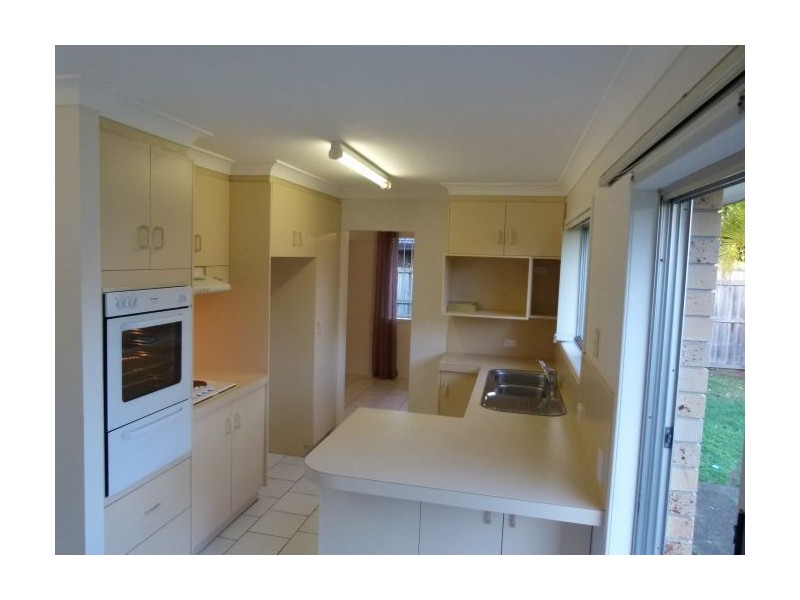 5 Miralie place, Ashmore QLD 4214