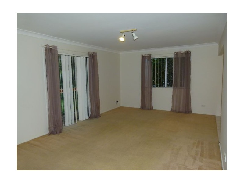 5 Miralie place, Ashmore QLD 4214