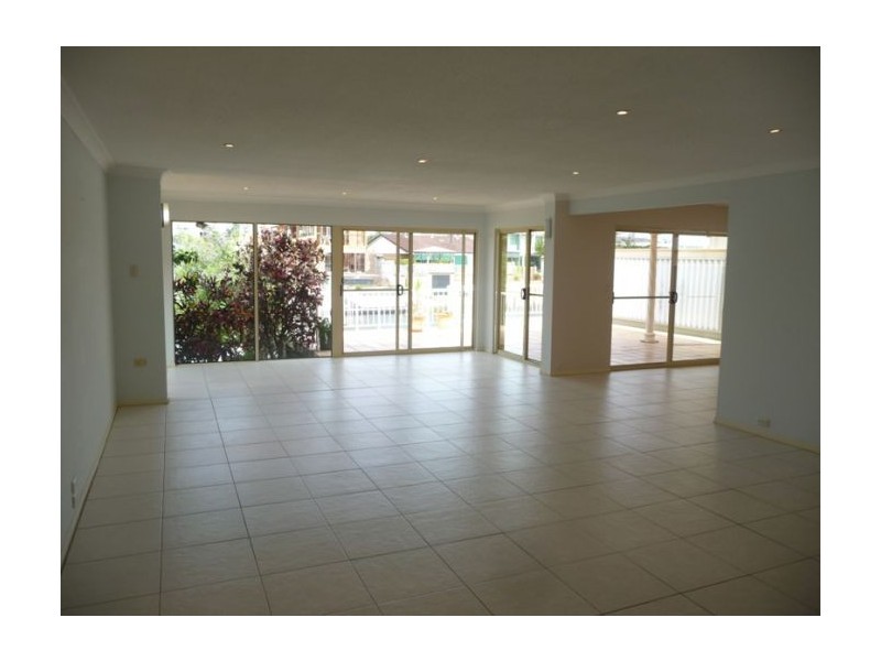 Isle Of Capri QLD 4217