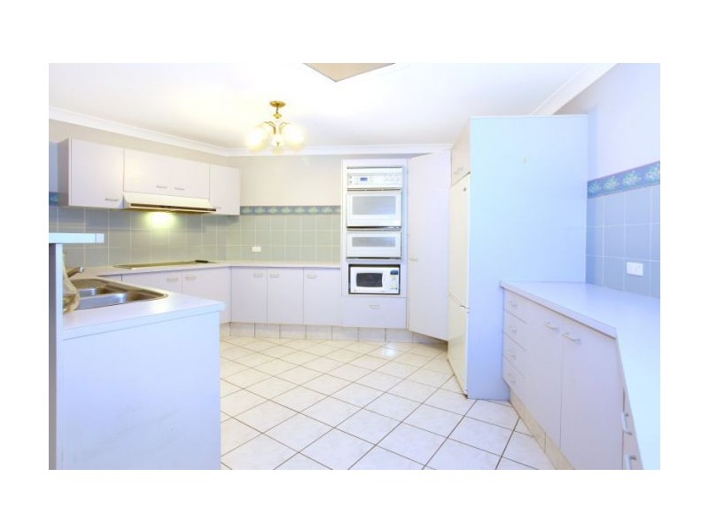 23 Cabana Boulevard, Benowa QLD 4217
