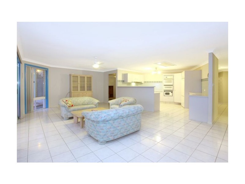 23 Cabana Boulevard, Benowa QLD 4217
