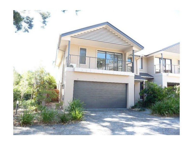 8,6 Egerton street, Southport QLD 4215