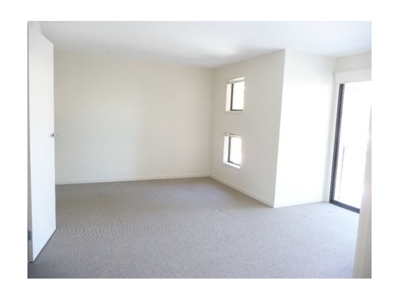 8,6 Egerton street, Southport QLD 4215