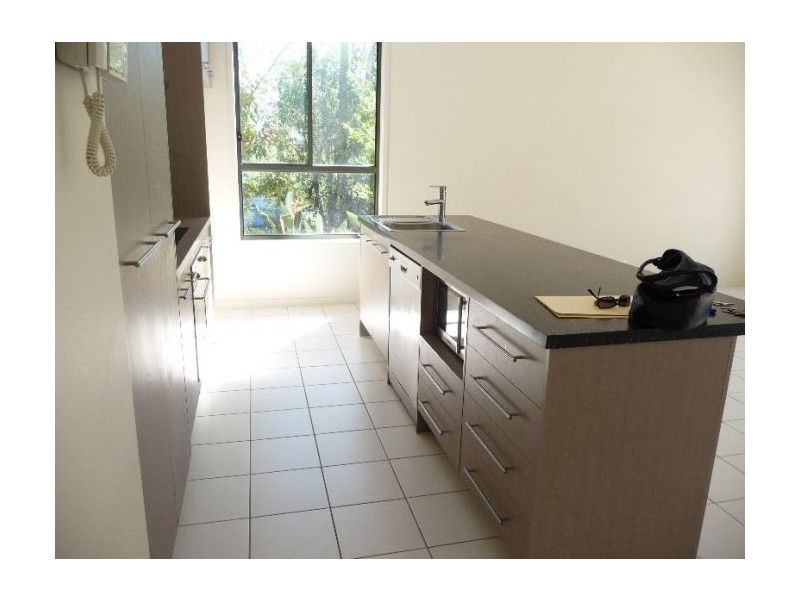 8,6 Egerton street, Southport QLD 4215