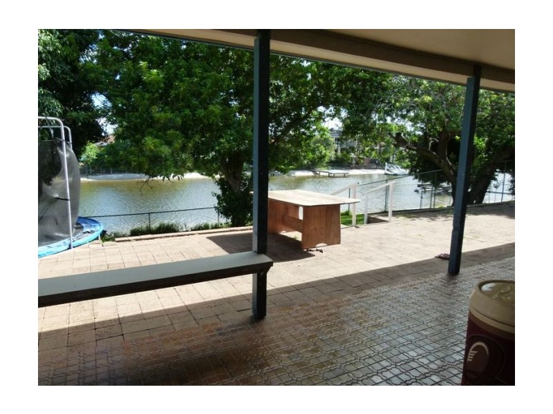 Isle Of Capri QLD 4217