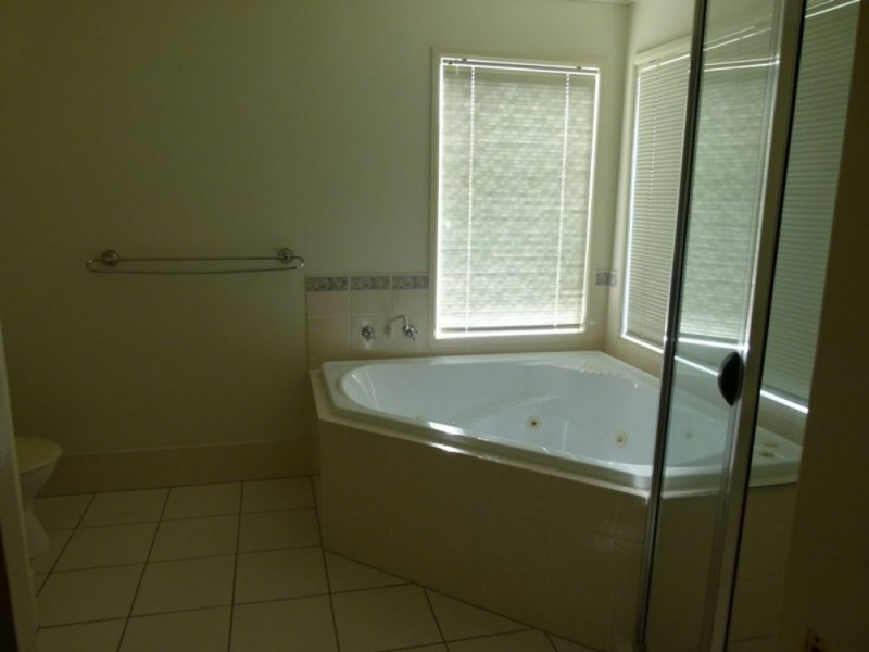 19 Rosegum Drive, Molendinar QLD 4214