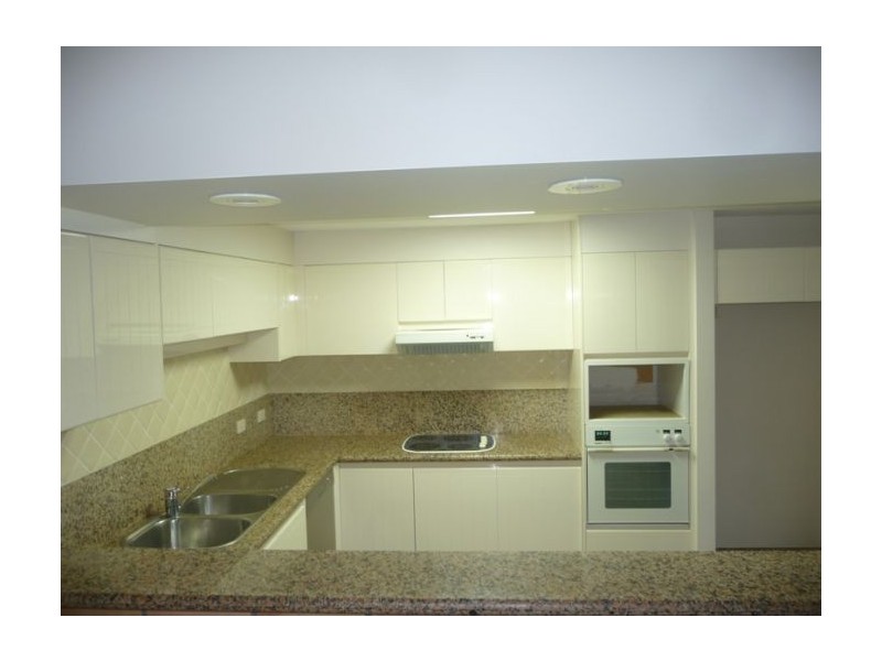 Clear Island Waters QLD 4226