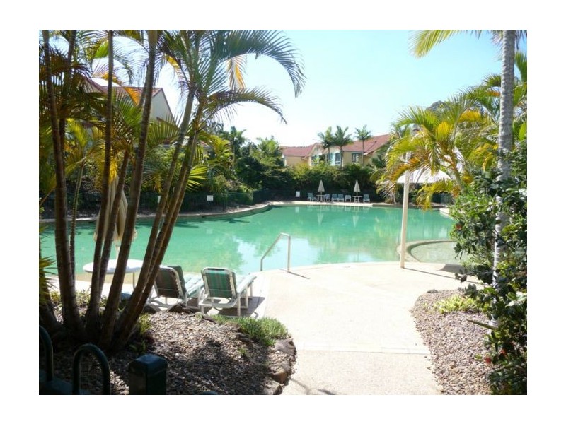 Clear Island Waters QLD 4226