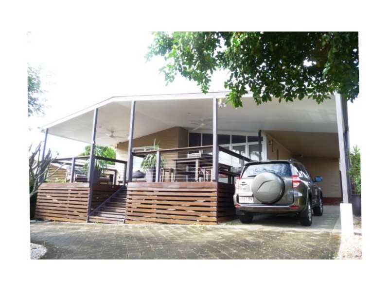 96 Robert Street, Labrador QLD 4215
