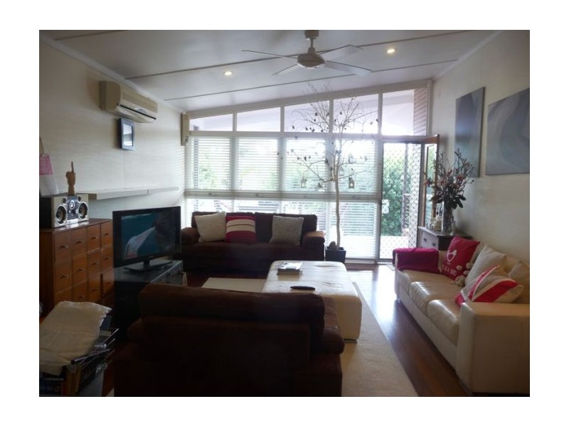 96 Robert Street, Labrador QLD 4215