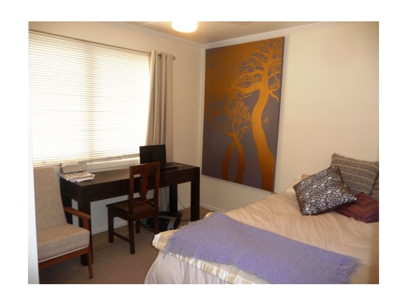 96 Robert Street, Labrador QLD 4215