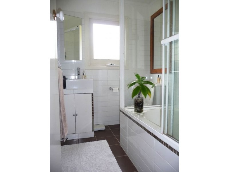 96 Robert Street, Labrador QLD 4215