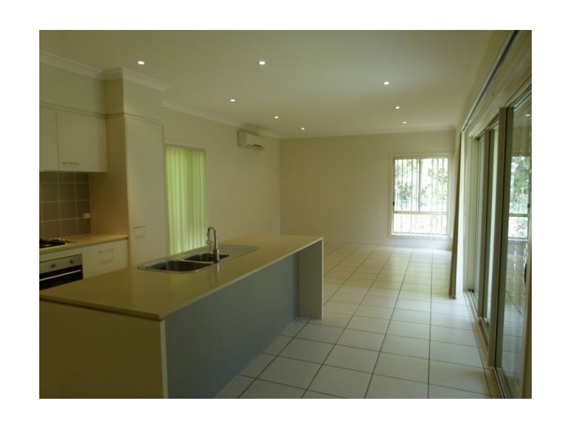 22 Lockwood Place, Molendinar QLD 4214