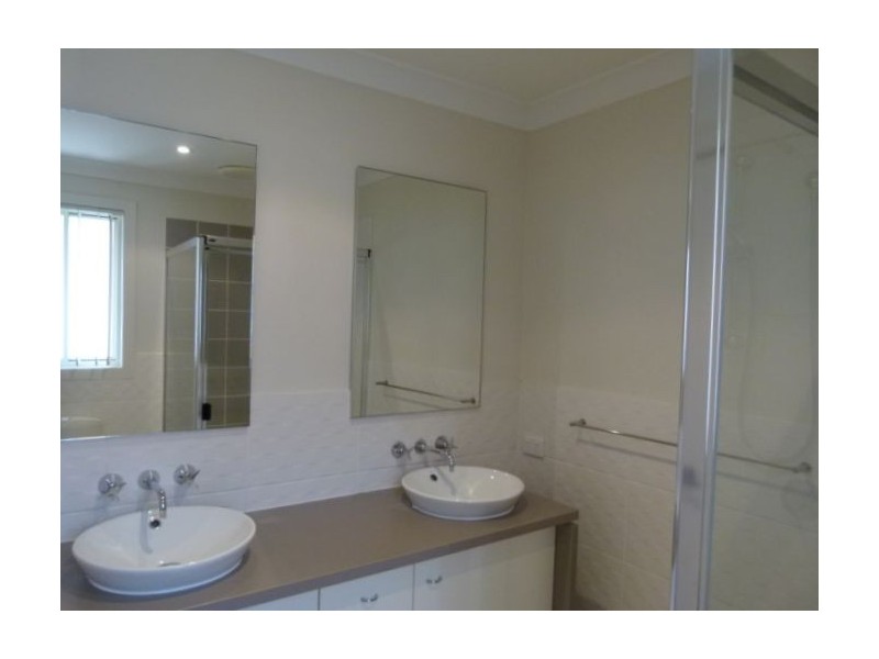 22 Lockwood Place, Molendinar QLD 4214