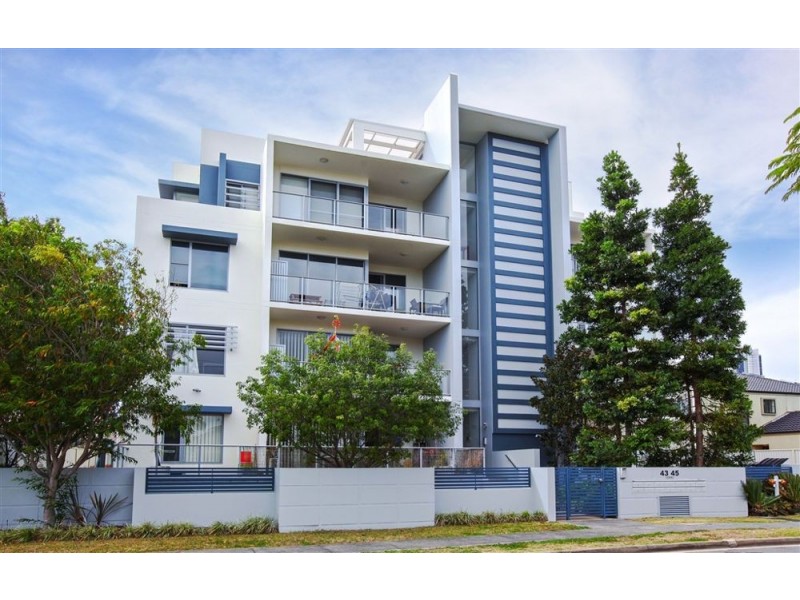 4/43 Anembo Street, Chevron Island QLD 4217