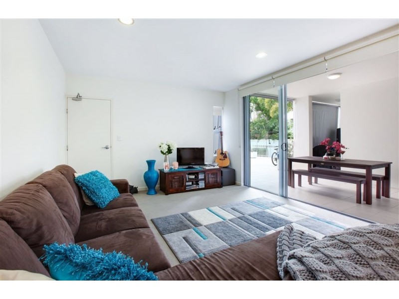 4/43 Anembo Street, Chevron Island QLD 4217
