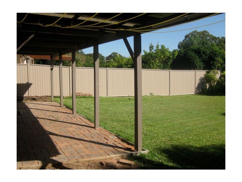 38 Lambros Drive, Benowa QLD 4217